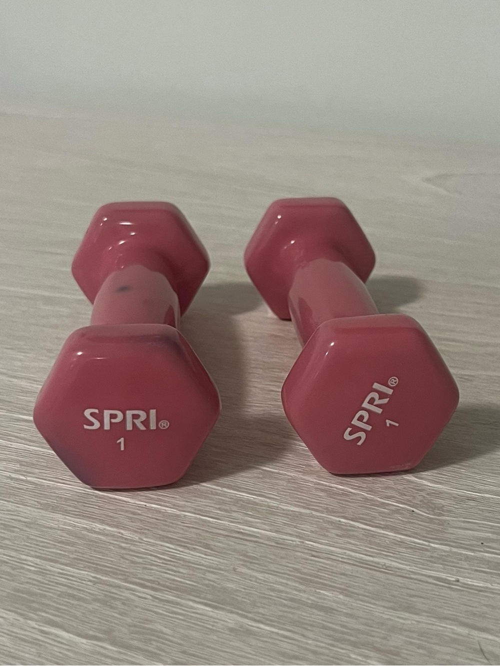 SPRI Pink 1 lb Vinyl Coated Dumbbell Pair - Set of 2 - Picture 2 of 6